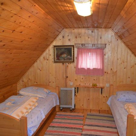 Holiday Home Stara Lika Perusic Екстер'єр фото